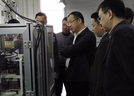 杨齐总裁到918博天娱乐官网深圳分公司调研