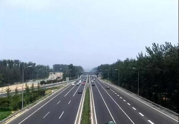 中止性踩油门的操作，，，，，，，，能让我们在行驶时省油吗？？？？？？？